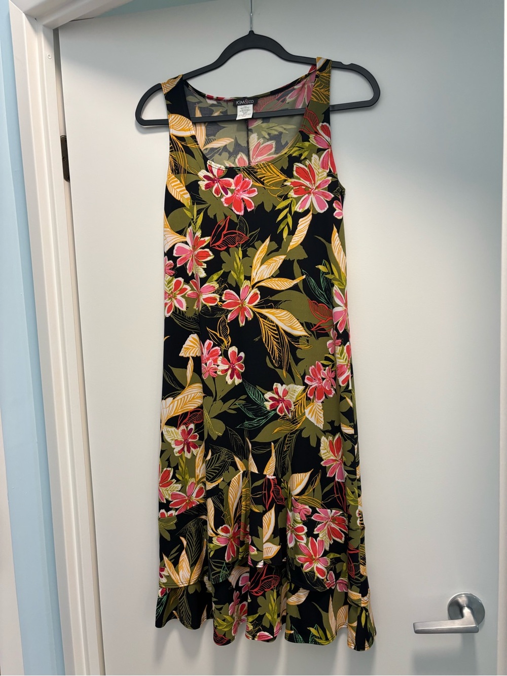 Black Floral Sleeveless Maxi Dress by Kim & Co.
